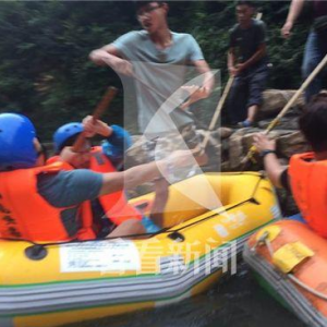 旅游景點打人事件頻發：漂流途中員工讓游客拍照 游客未理被辱罵扇耳光
