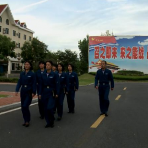 中國海軍首批空中女戰勤員加入戰斗序列