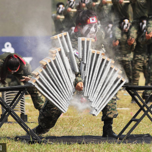 韓國慶建軍節69周年 特種兵空手劈磚