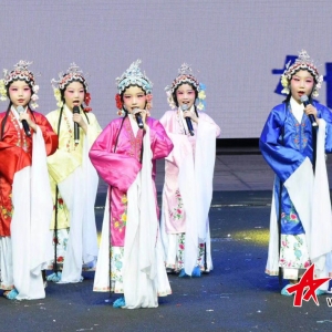 七公主童星組合應(yīng)邀參加2018“快樂(lè)陽(yáng)光”《青山綠水家鄉(xiāng)美》第十四屆中國(guó)少年兒童歌曲卡拉OK電視大賽全國(guó)總決賽