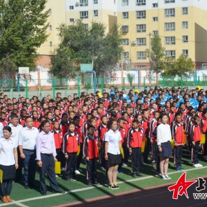 盡精微  致廣大——博樂(lè)市第五中學(xué)開(kāi)學(xué)典禮用國(guó)語(yǔ)國(guó)學(xué)文化涵養(yǎng)學(xué)生“美麗心靈”