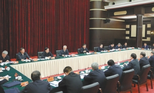 統(tǒng)一思想一鼓作氣頑強作戰(zhàn)越戰(zhàn)越勇 著力解決“兩不愁三保障”突出問題