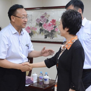 辭賦紀念碑矗立復旦大學 ——《“華東人民革命大學賦”紀念碑揭幕儀式》在復旦大學舉行，辭賦作者劉書環應邀出席