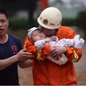 眾志成城！齊力抗洪！