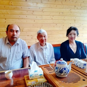 劉松林會長一行5人赴采風創作基地會晤李根長博士