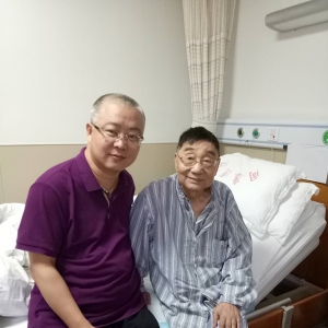 劉松林會(huì)長(zhǎng)在同康醫(yī)院與周文軍副會(huì)長(zhǎng)促膝長(zhǎng)談