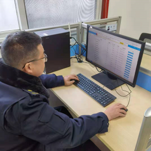 松江區(qū)城管經(jīng)開區(qū)中隊(duì)利用“一企一檔”為企業(yè)提供精準(zhǔn)服務(wù)