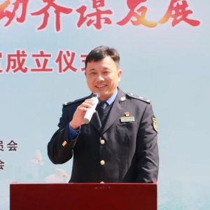 松江區(qū)九亭鎮(zhèn)城管中隊(duì)黨支部與象嶼品城居民區(qū)黨總支聯(lián)建共建“城+城”聯(lián)合工作室