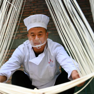 陜西洛南：非遺空心面 再續傳承人