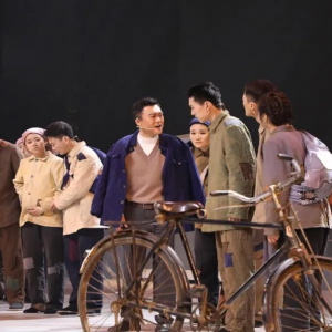 半月談丨9年9部劇，打造“舞臺思政課”