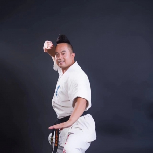 劉少華：世界空手道拳王、知名影視武術導演